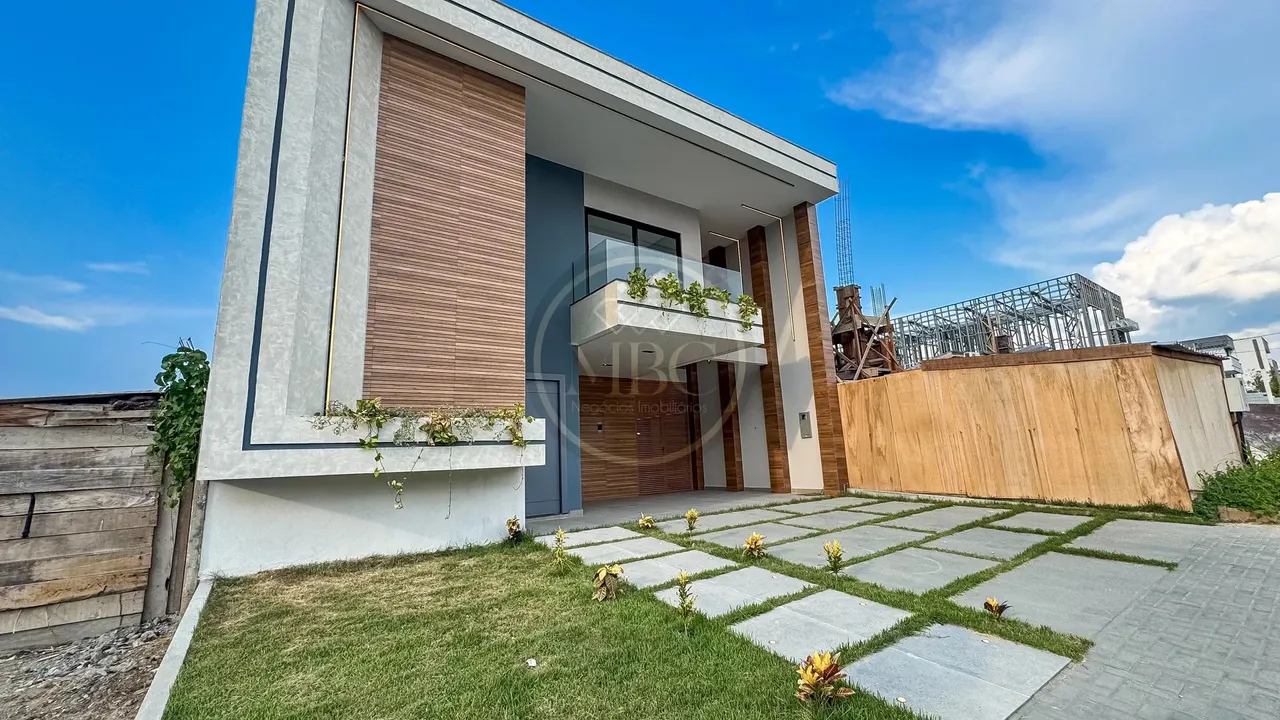 Casa com Espaço Gourmet, Piscina, Cozinha com ilha, Residencial Estoril