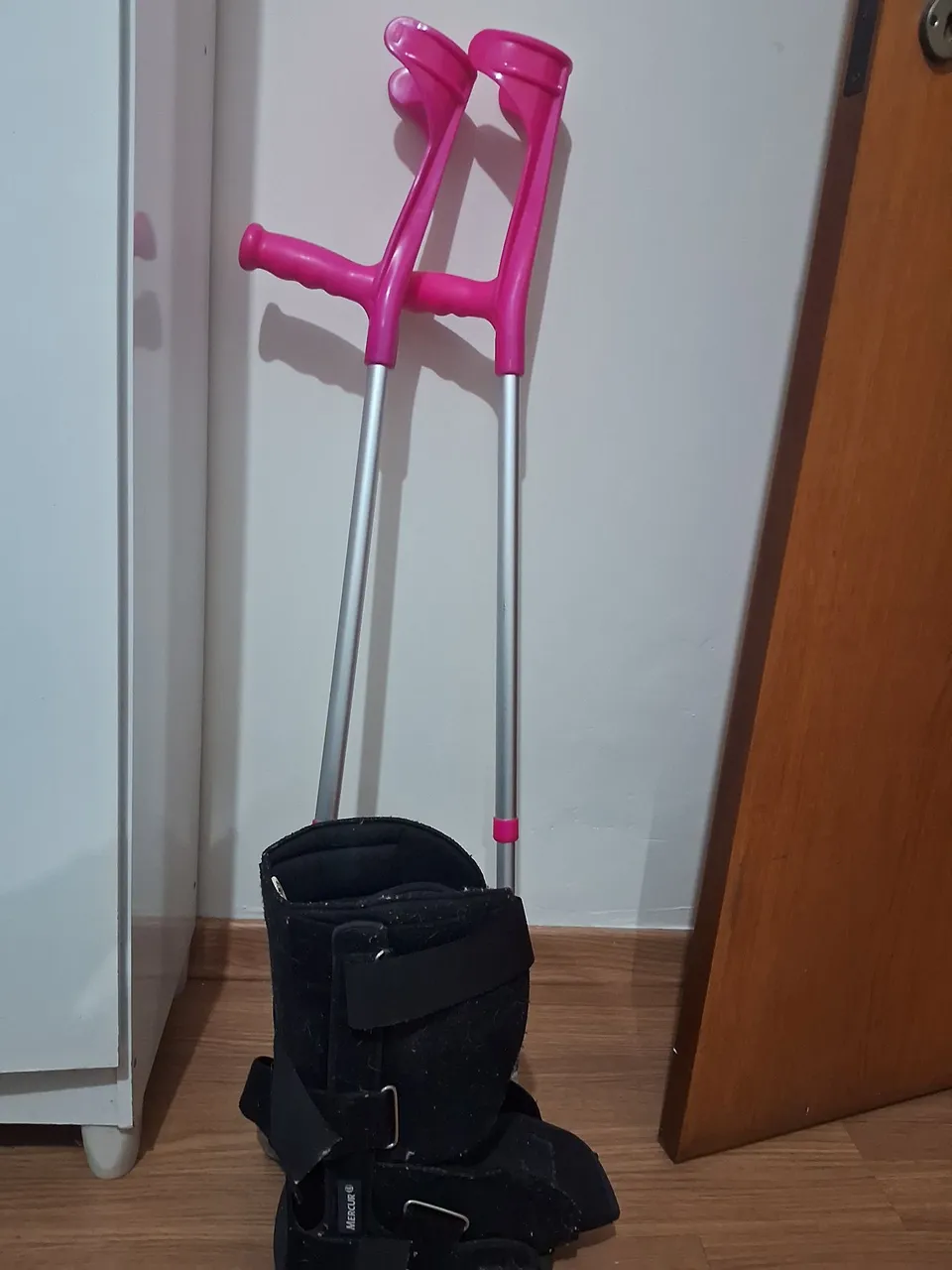 Muletas e Botão Ortopédico