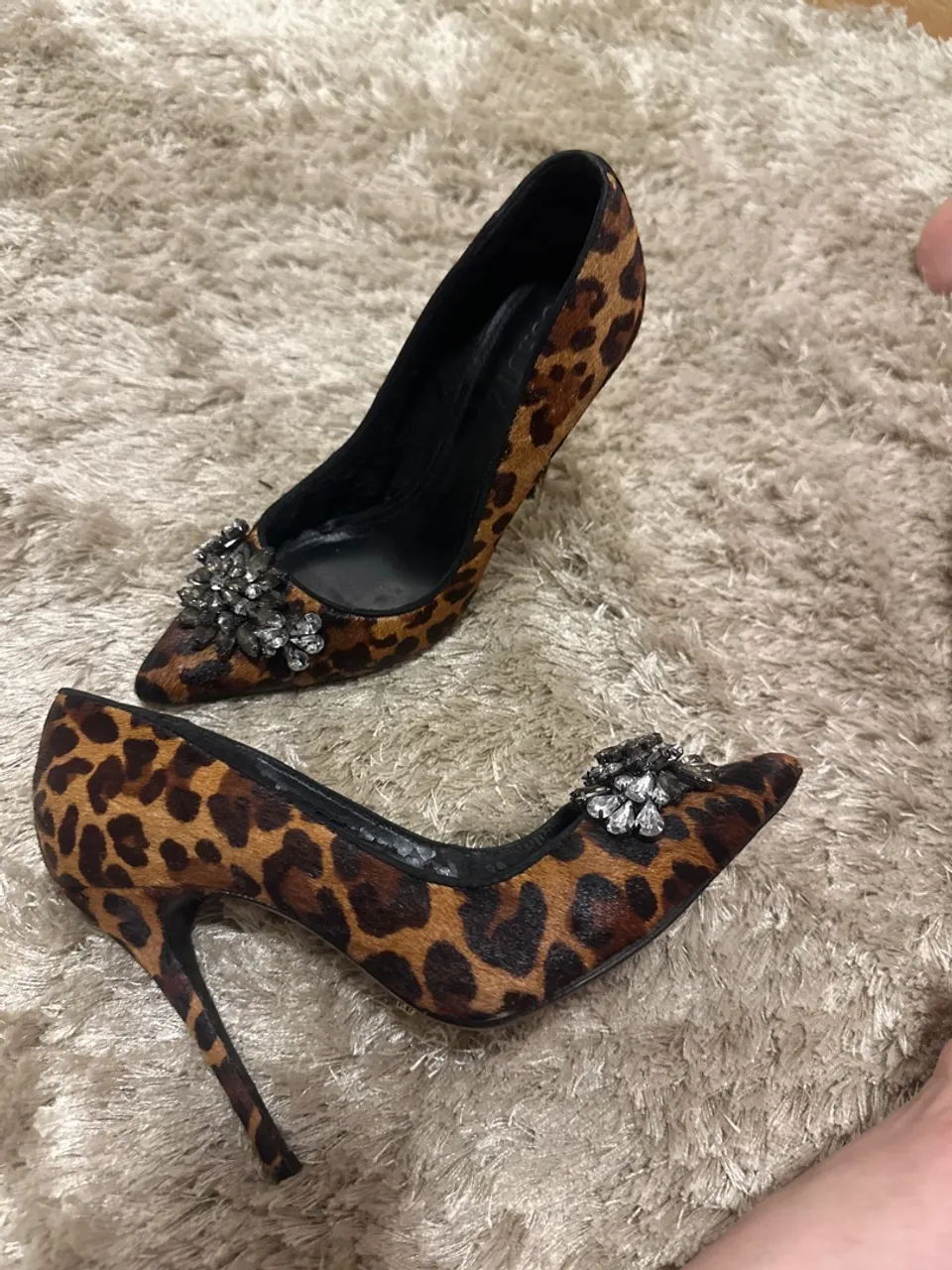 Salto alto animal print