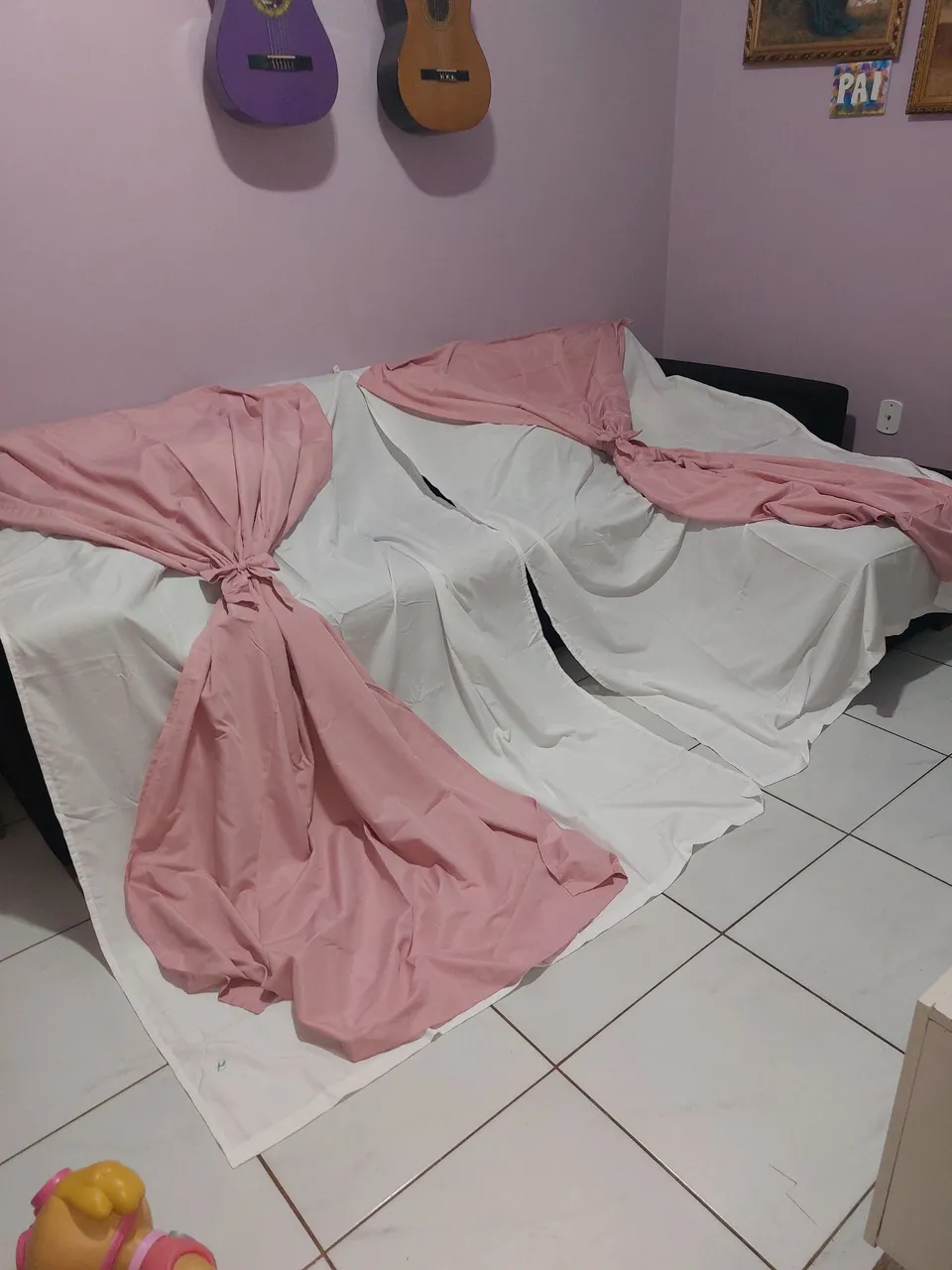 Cortina Clássica com Laços Rosa e Branco 230A×300L