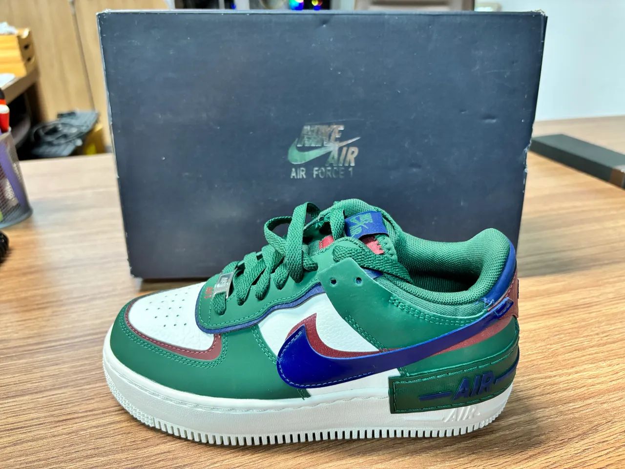 Tênis Nike air force 1 cor exclusiva sem uso , custa mais de 800,00 na loja  - Foto 2