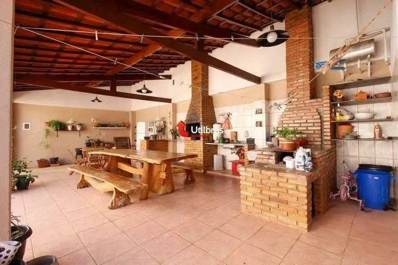 Casa à venda, 5 quartos, 1 suíte, 5 vagas, Planalto - Belo Horizonte/MG