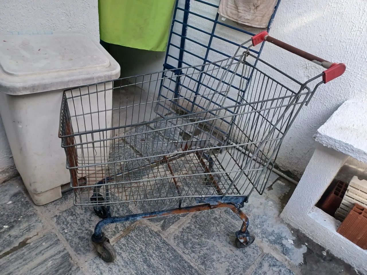 Carrinho de compras em metal - Foto 2