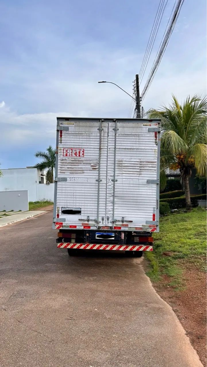 Mercedes 710 Ano 2000 com Baú de 4,50mts - Foto 5