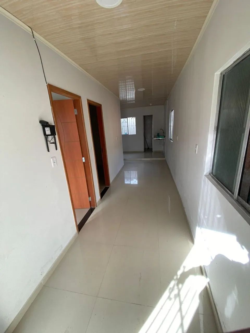 Casa recém reformada, com ótimo acabamento 