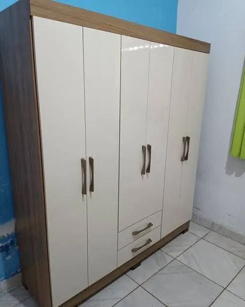 Guarda-Roupas 6 Portas