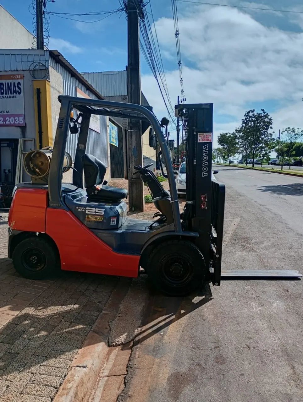 Empilhadeira Toyota 2.500 kg Seminova Revisada - Foto 4