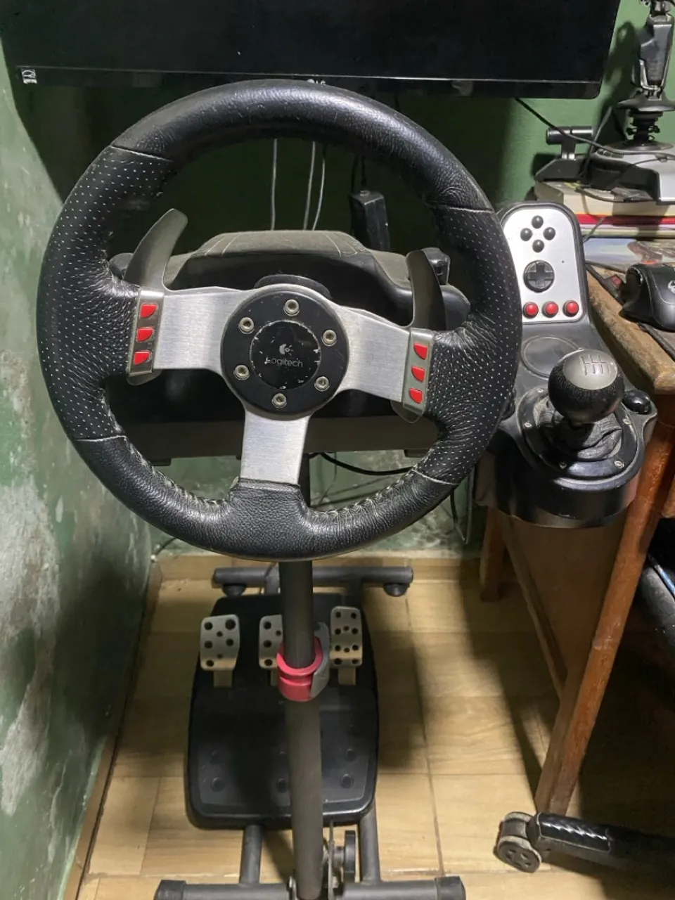 Logitech g27 + cockipit veloce