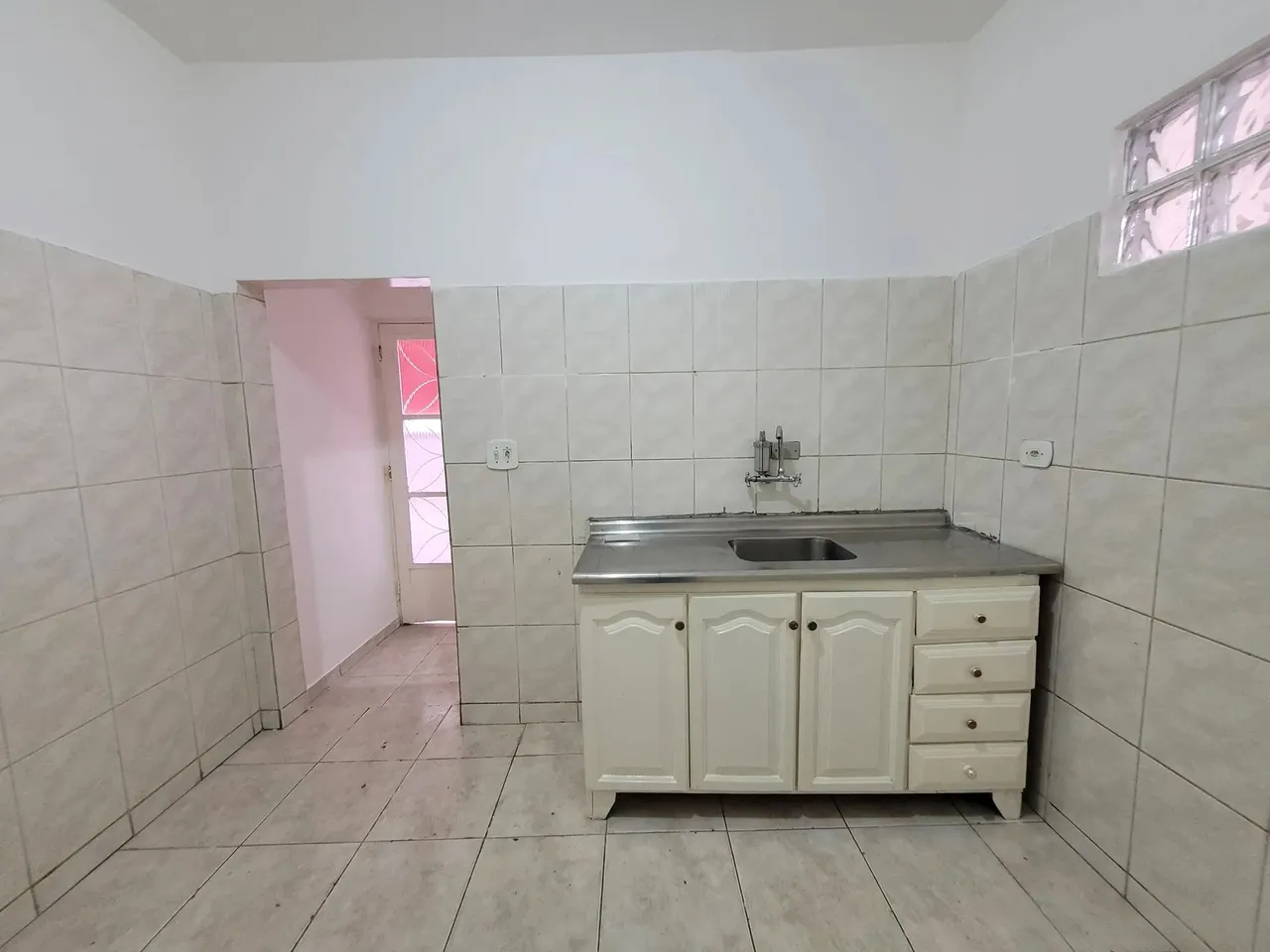 CASA DE 2 DORMITÓRIOS PARA LOCAÇÃO (PARQUE SÃO LUCAS).