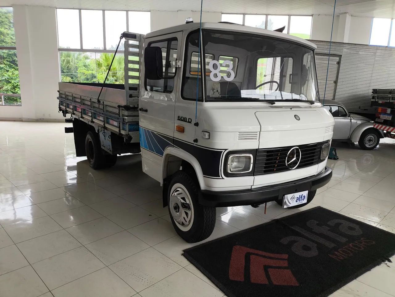 Mercedes-Benz 608 D carroceria nova 