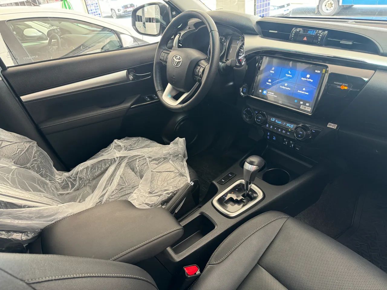 HILUX SRX PLUS 2024/2024, ÚNICA DONA, APENAS 26 MIL KM, NOVÍSSIMO  - Foto 8