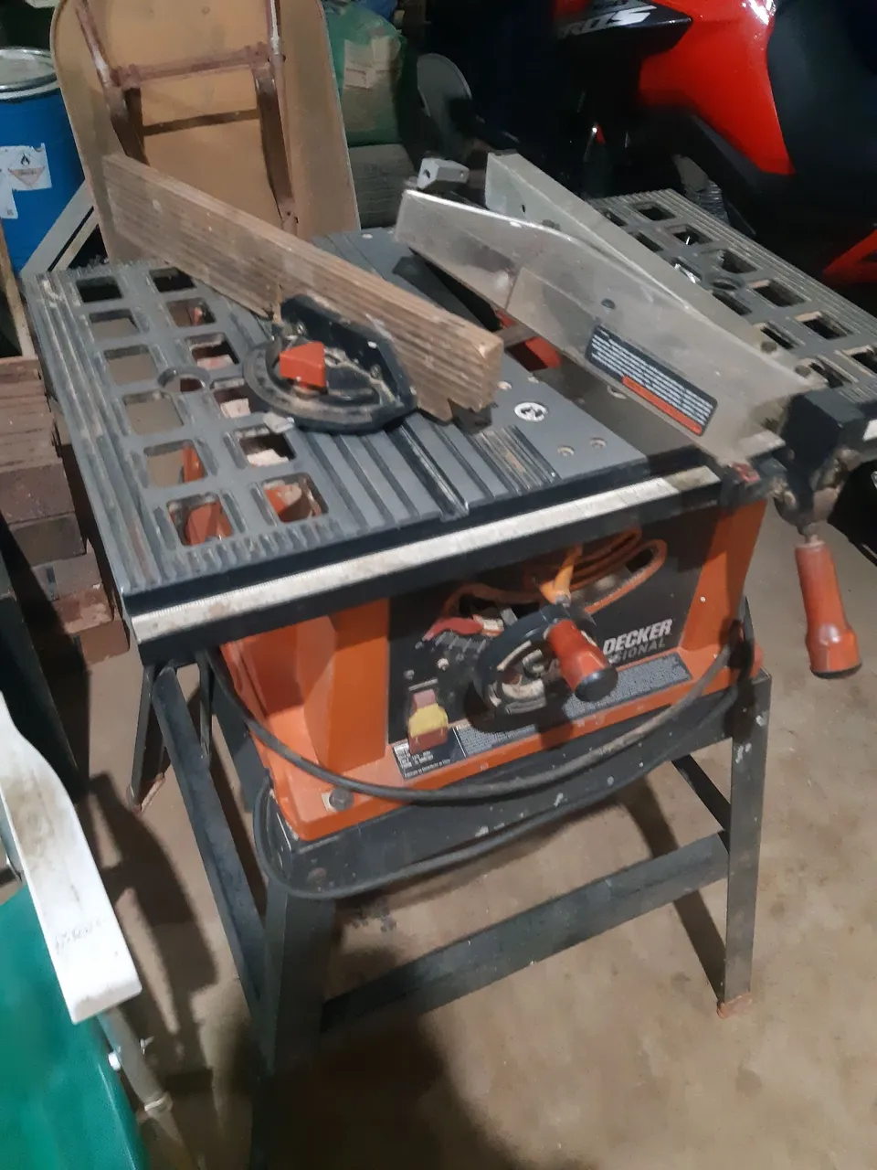 Serra de Bancada Black Decker Profissional
