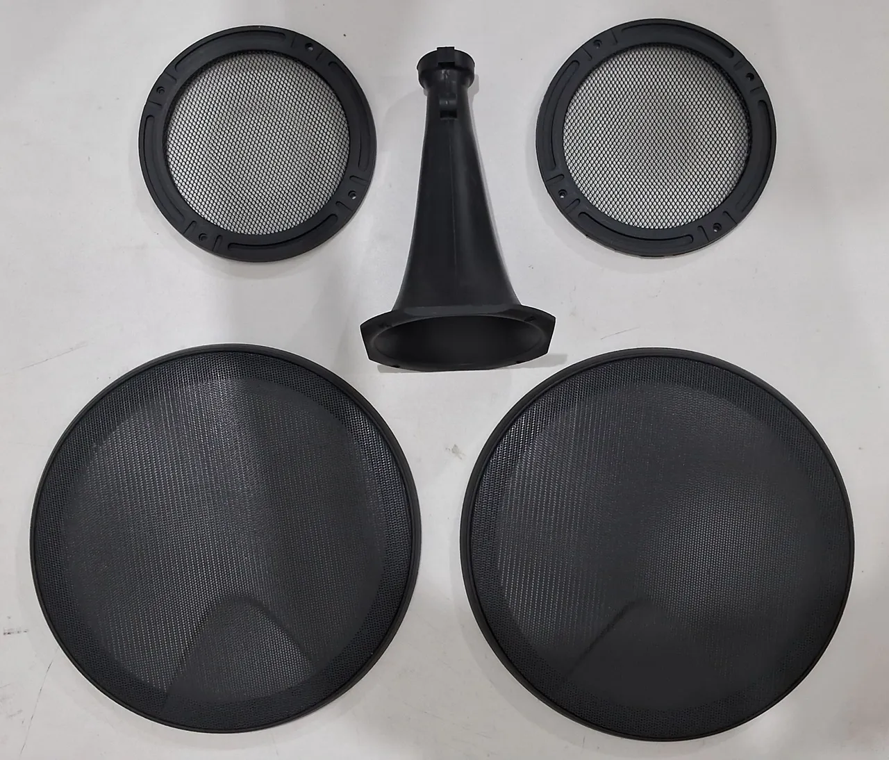 Telas metálicas para falantes de 8 e 12"