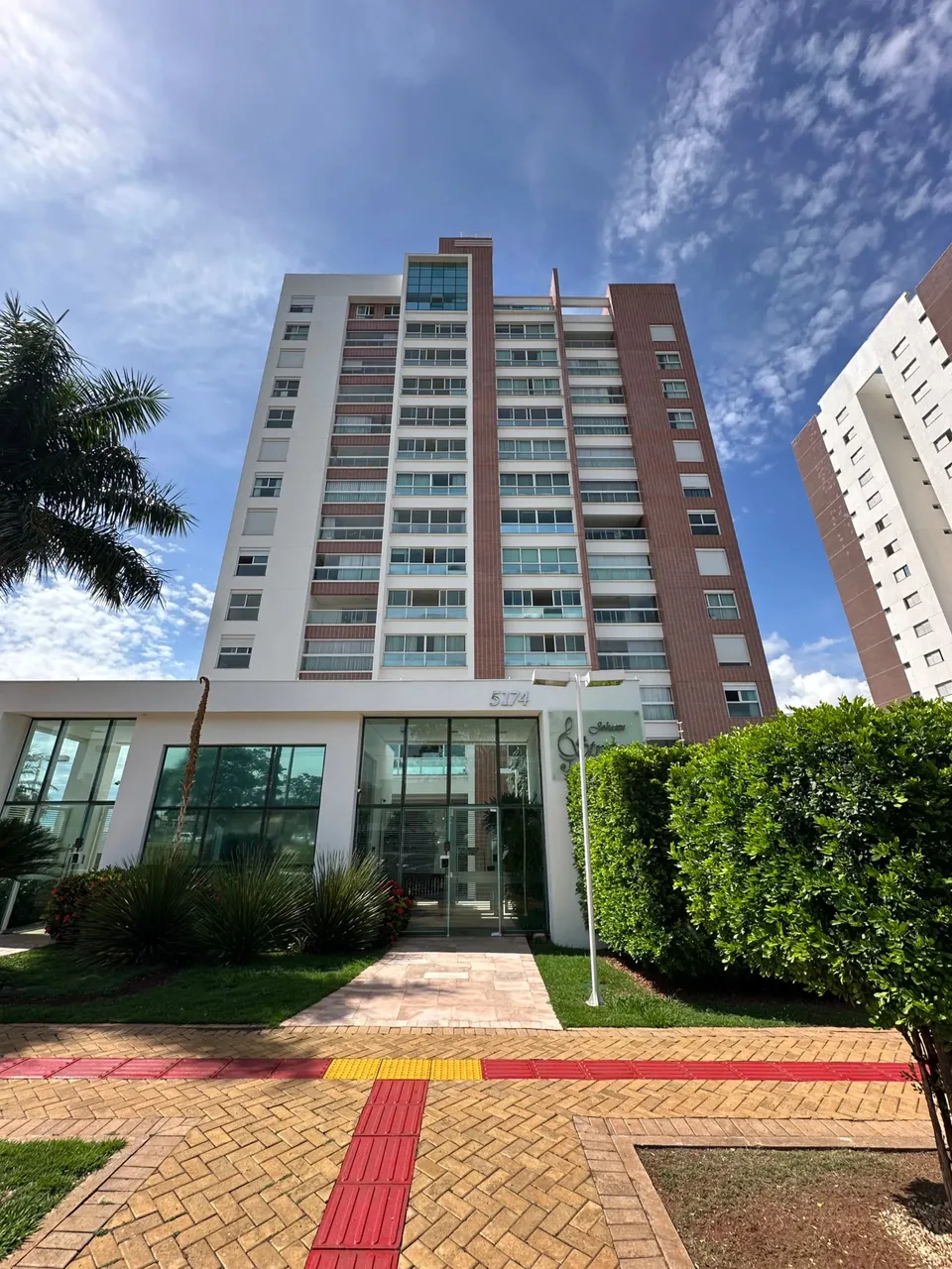 Apartamento no Edifício Johann Strauss - 3 suítes e 3 vagas - Carandá Bosque