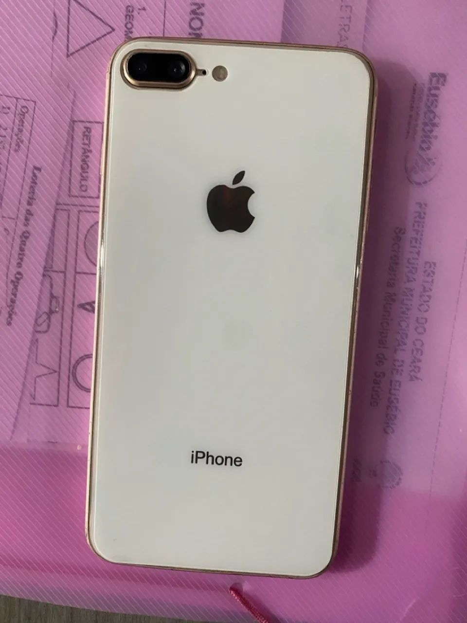 iPhone 8 Plus em perfeita condições, bateria 100%