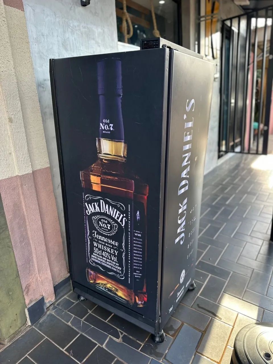 Mini Geladeira Jack Daniel's - Perfeita para seu espaço!