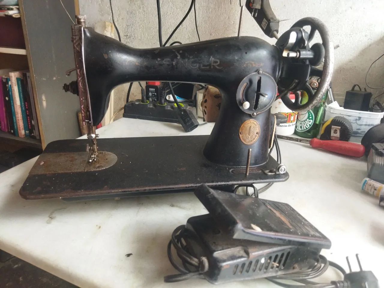 Máquina de Costura Singer Antiga