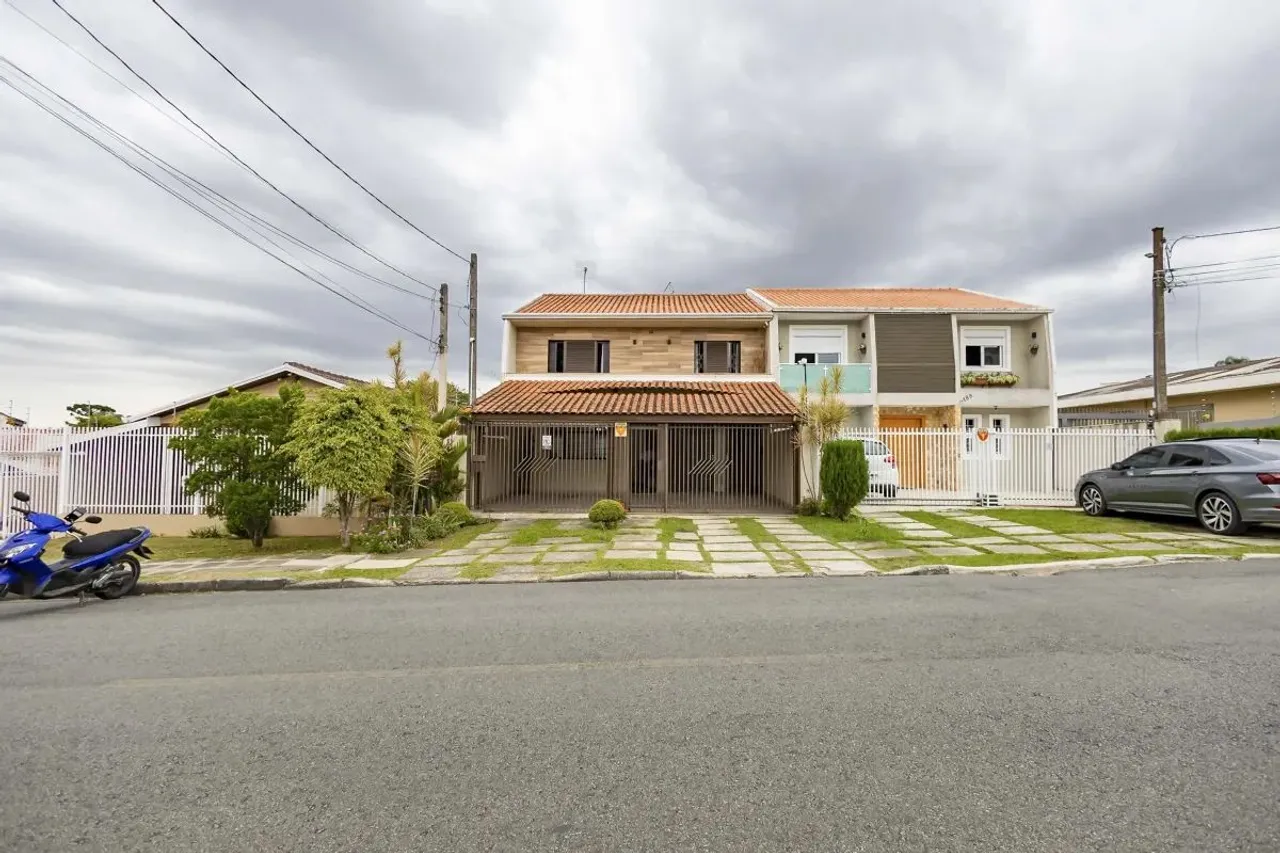 Sobrado com 145m² no Tingui
