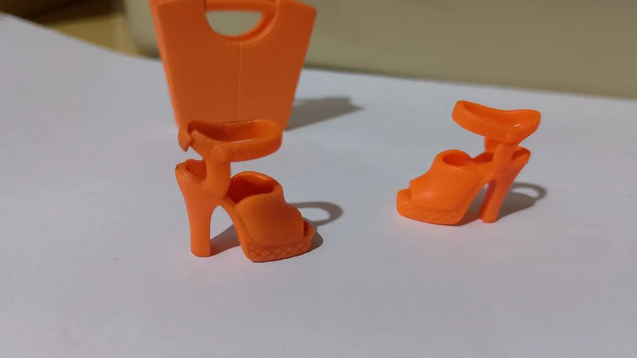 Acessórios para boneca Barbie - Bolsa e sapato laranja - Foto 2