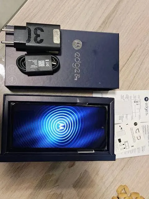 EDGE 20 LITE 256G TOP .