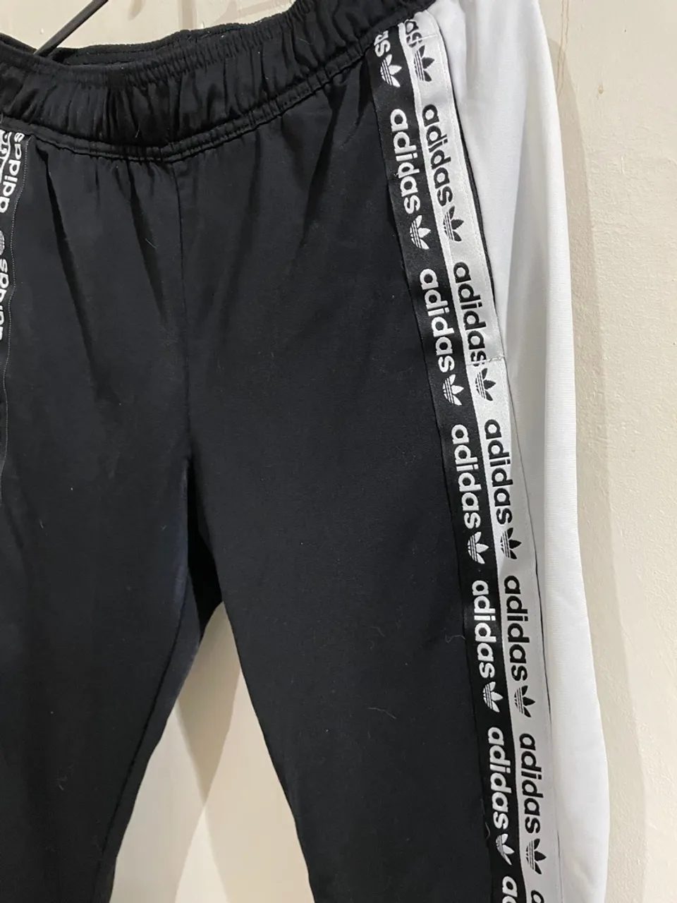 Calça Adidas Original Preta e Branca