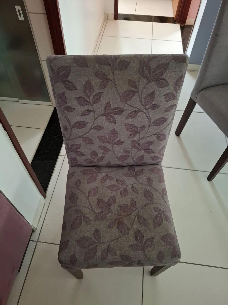 Mesa com 6 cadeiras64573993808515123