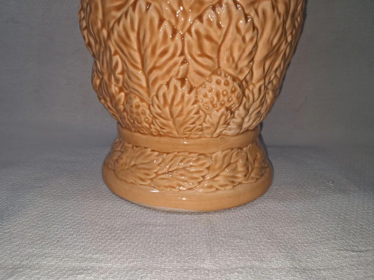 Vaso em cerâmica Nara Aveiro detalhes em folhas - Foto 5