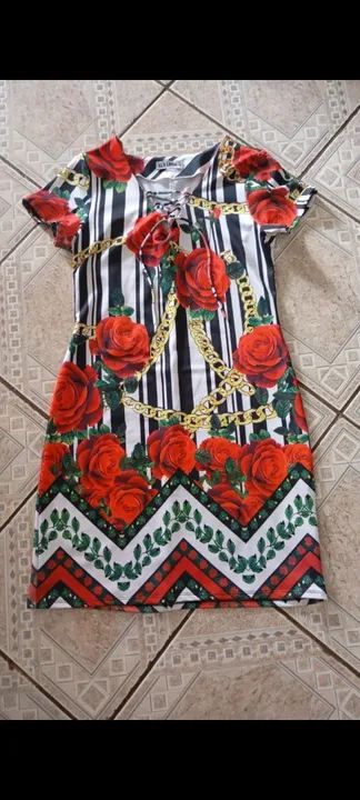Vestido Estampado Floral com Detalhes em Dourado