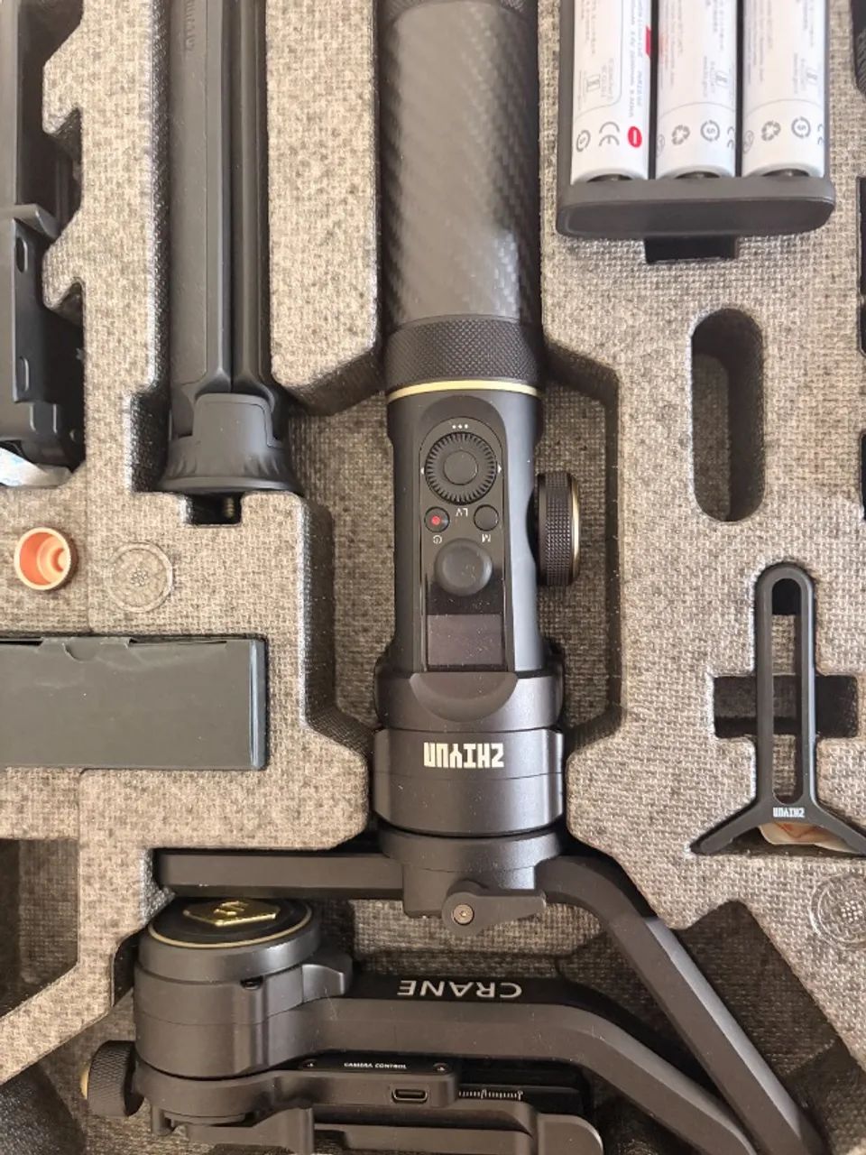  Estabilizador Gimbal Portátil Zhiyun-tech Crane 2s - Foto 6