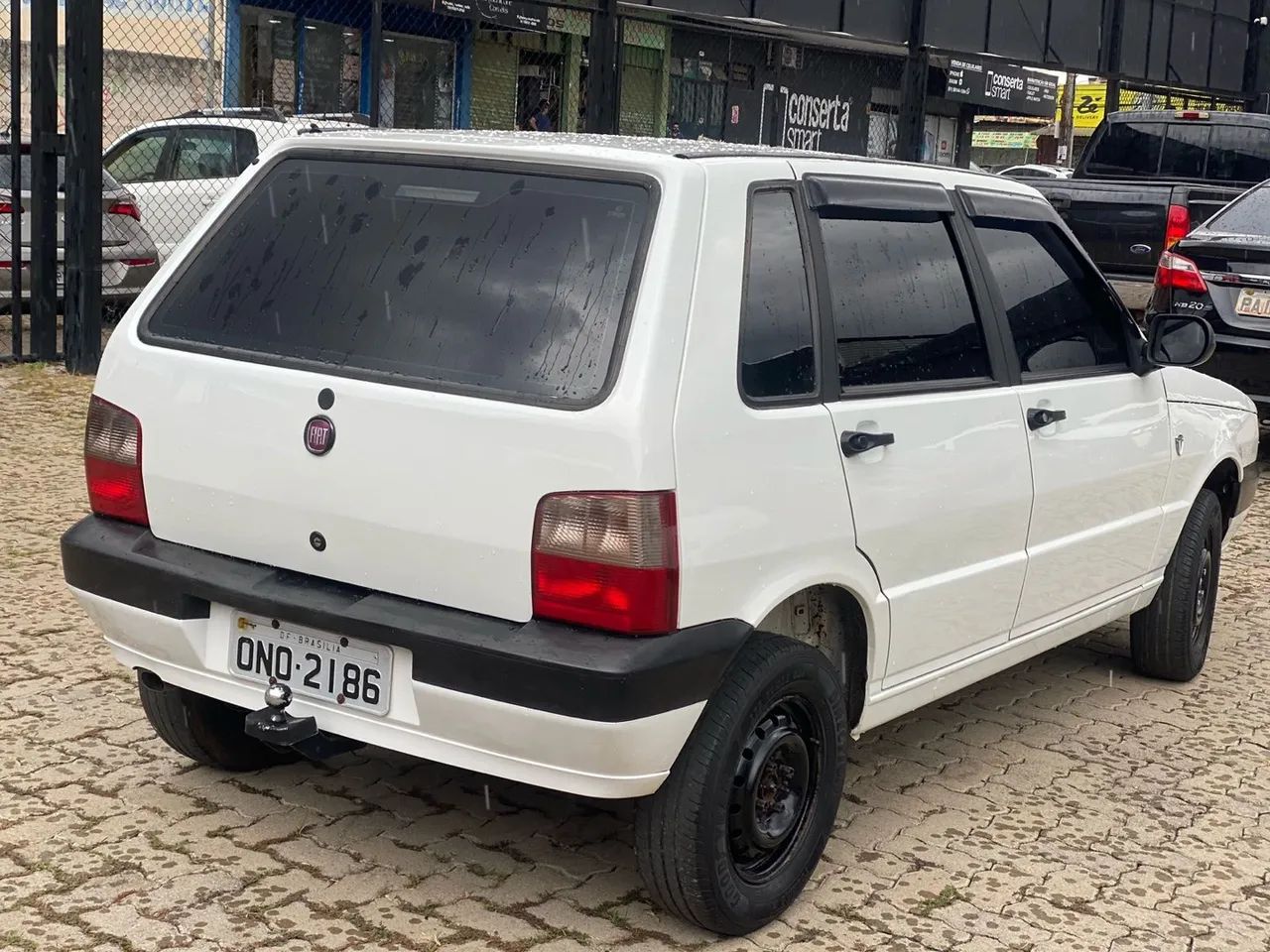 Fiat uno ano 2013 básico