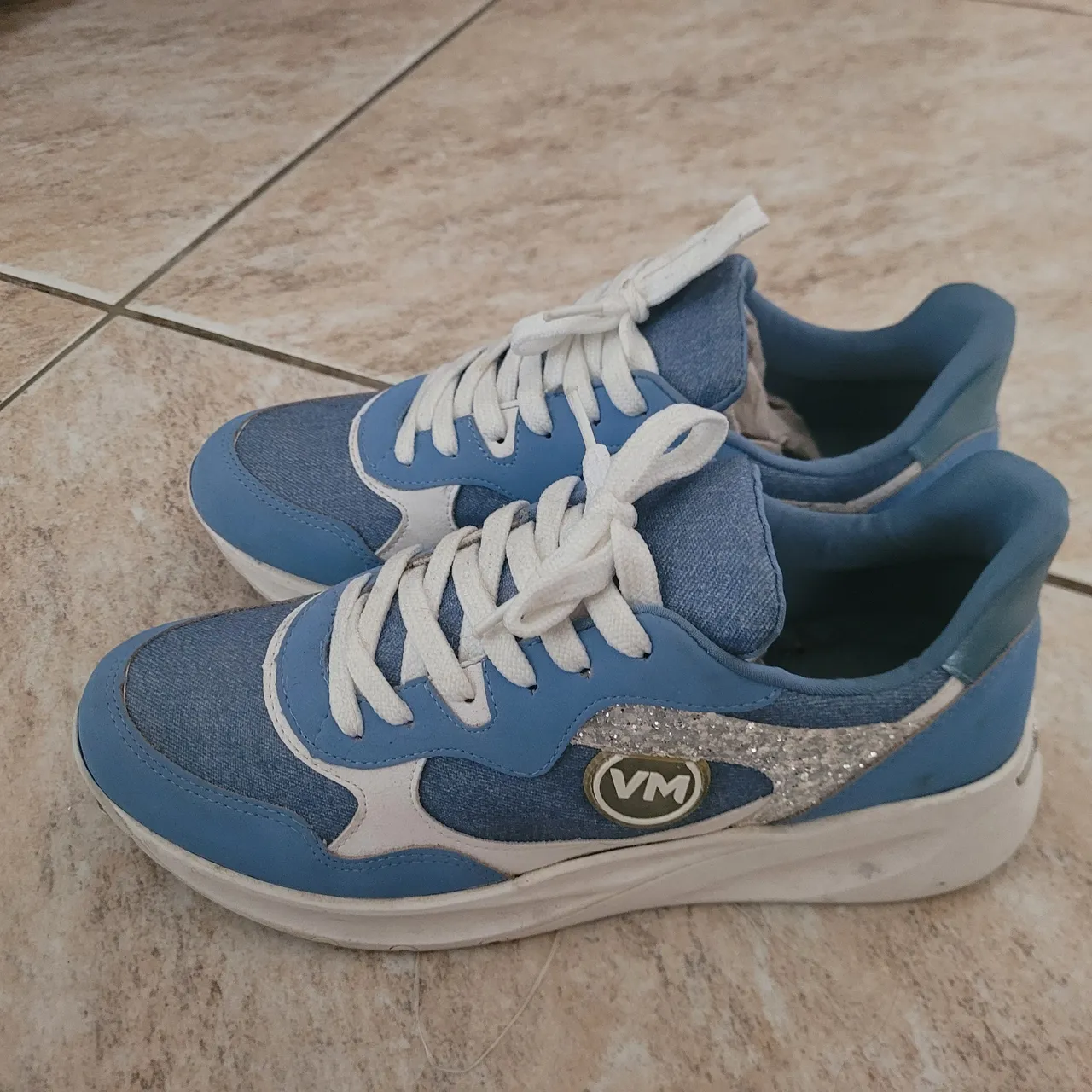 Tênis Azul VM e Preto- Conforto e Estilo