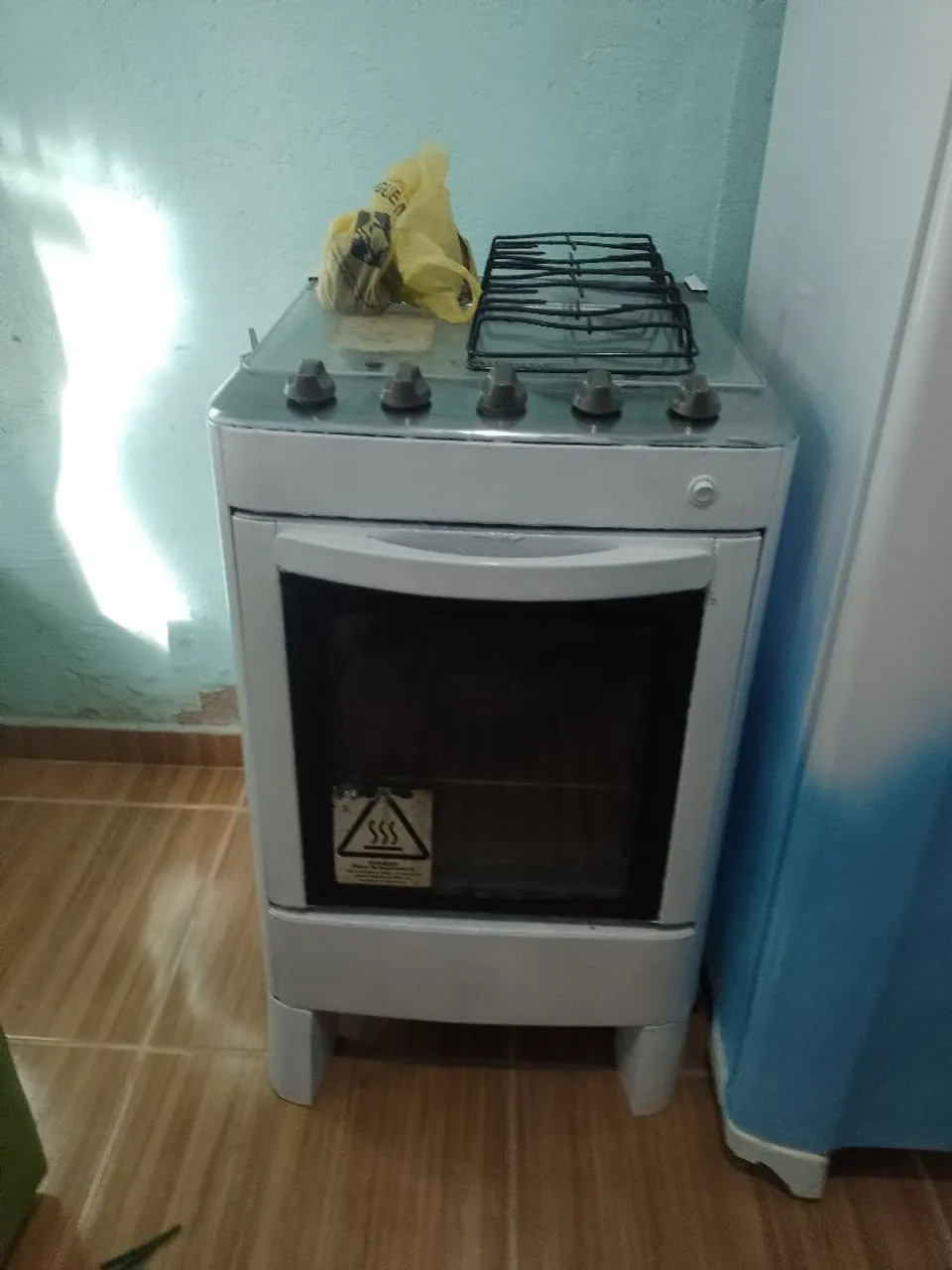 Fogão 4 Bocas com Forno funcionando perfeitamente