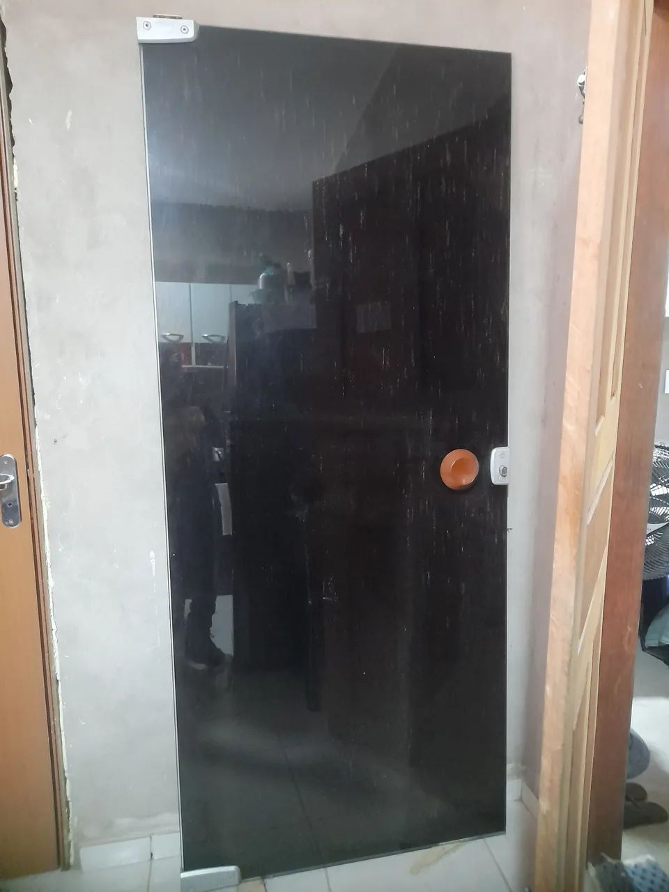 Porta de vidro temperado 10mm . 2.50x 90cm  usada . completa em perfeita condição   de uso