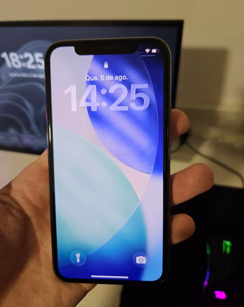 iPhone 11 Pro - Muito Bem Cuidado, Nota Fiscal e Acessórios - Foto 2