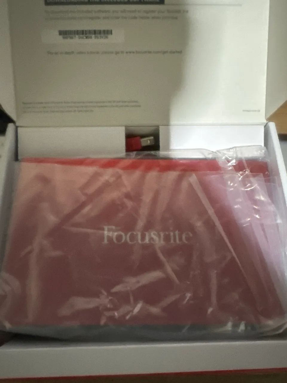 A Interface de Áudio Focusrite Scarlett 2i4 (2ª Geração - Foto 2