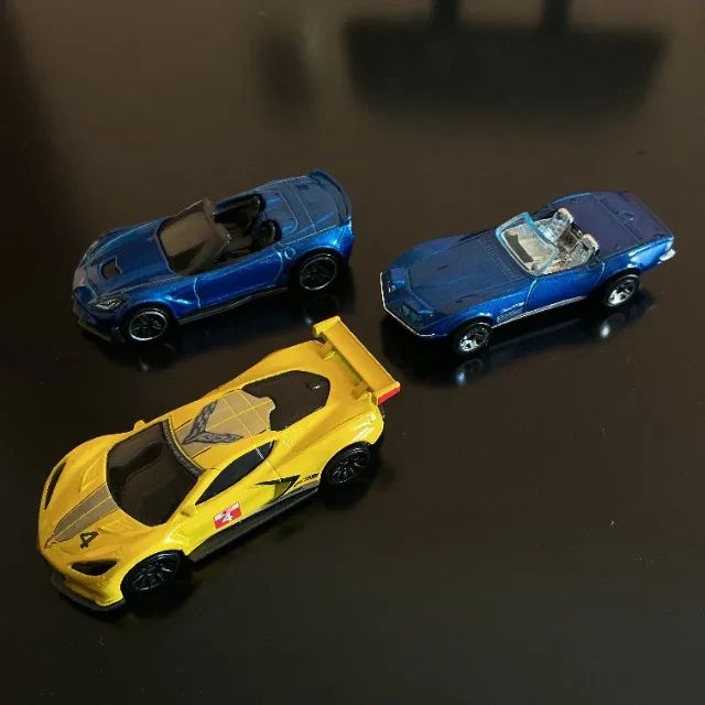 Hot Wheels Corvette Coleção - 3 miniaturas Escala 1/64 - Foto 5