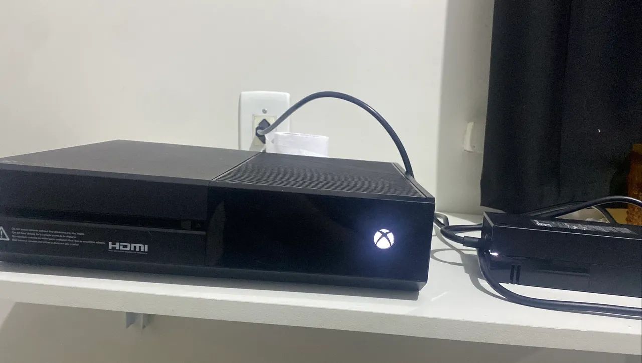 Xbox one + 6 jogos 
