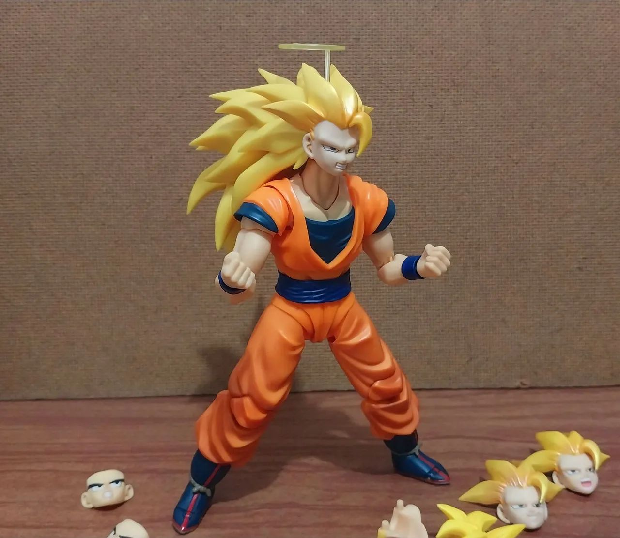 Goku SSJ 1, 2 e 3 - SH Figuarts Bandai - Foto 5
