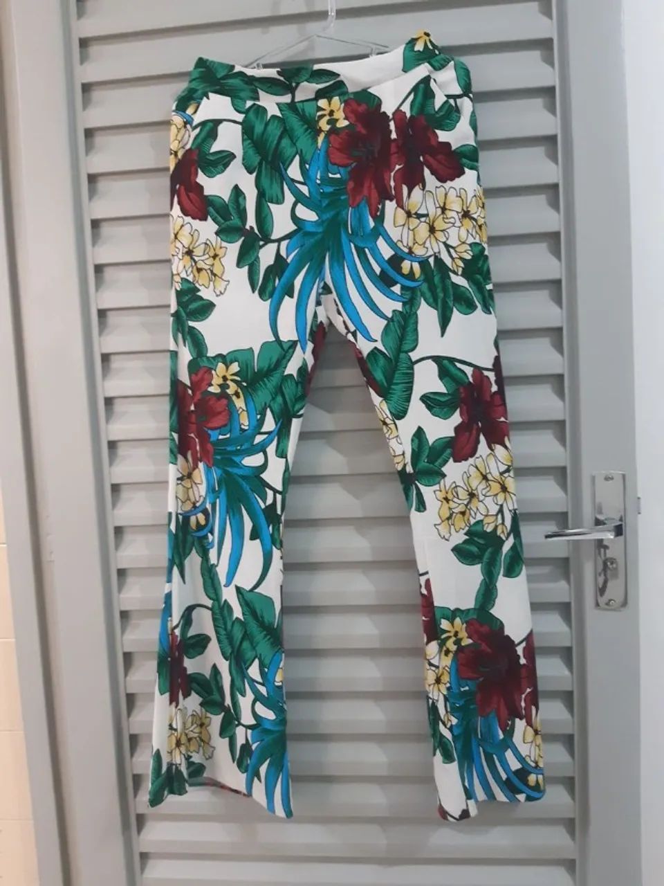 calça flare viscose com elastano - Foto 4