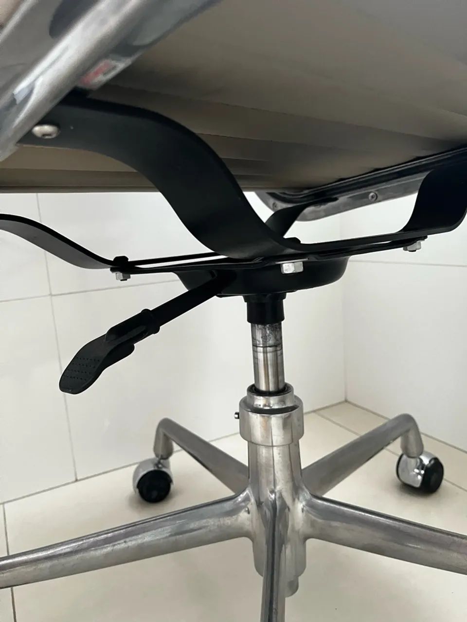 Cadeira de escritório Eames - Foto 3