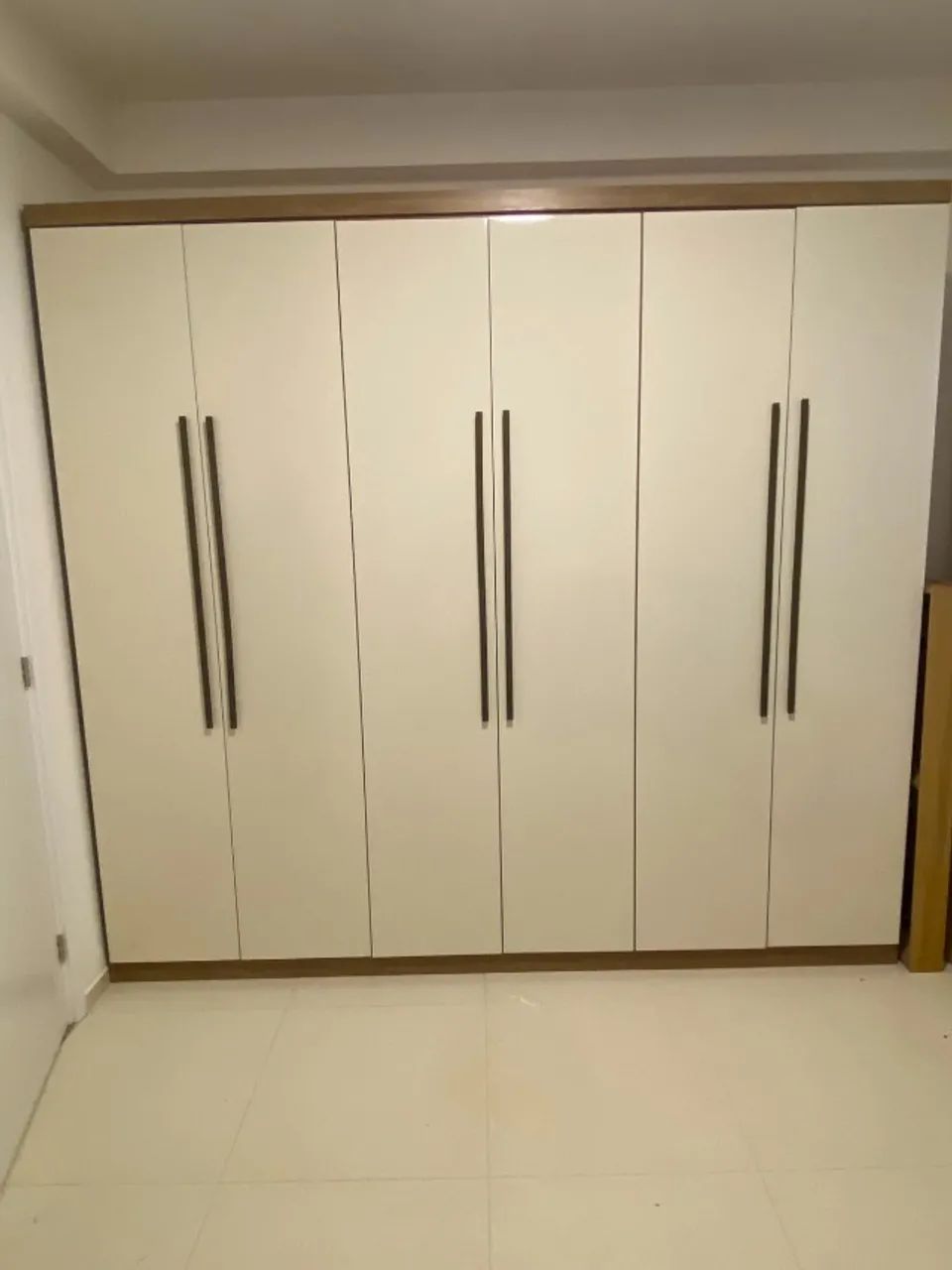 Guarda-Roupa 6 Portas