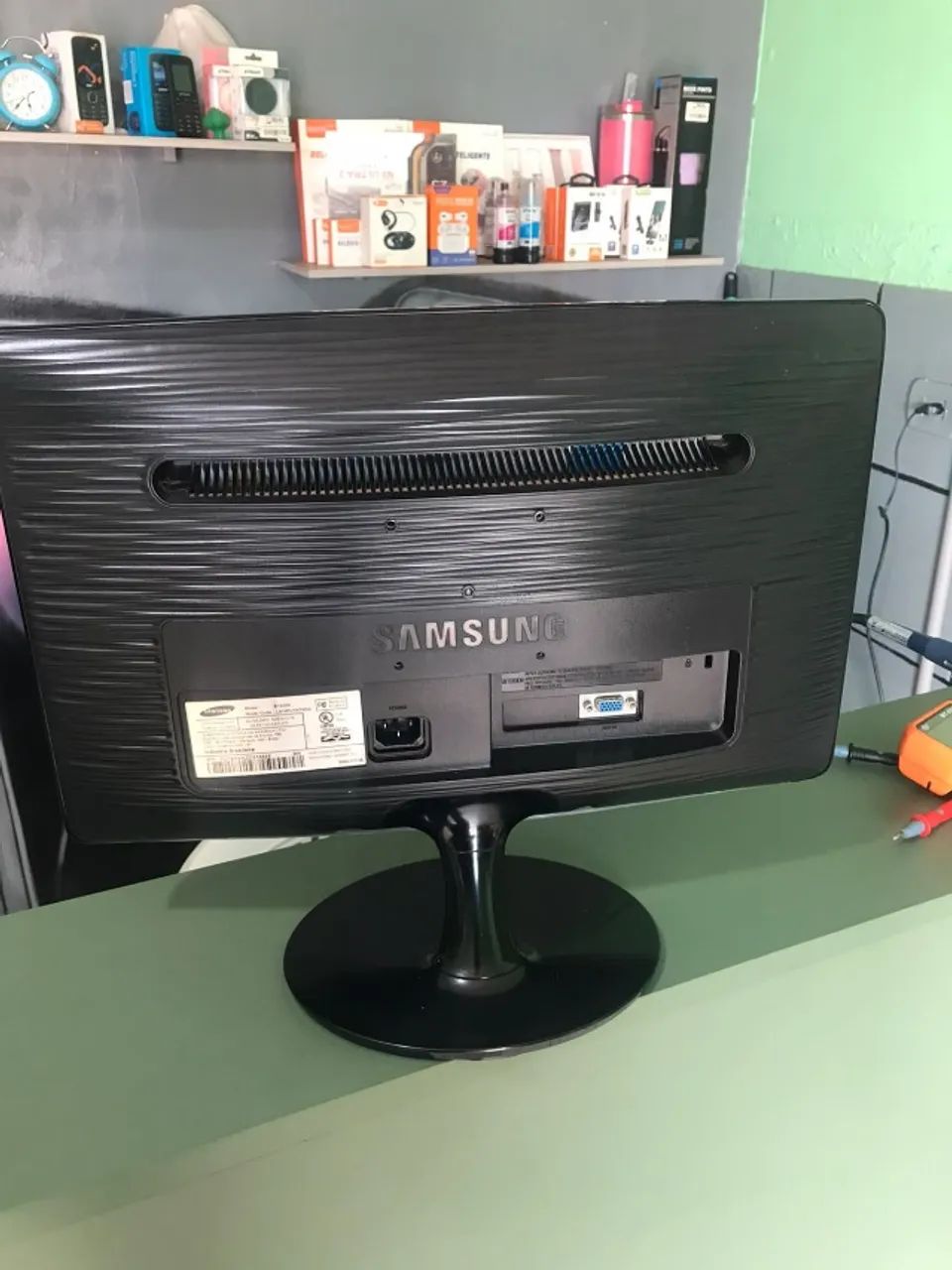 Monitor Samsung 18.5" B1930 - 3 MESES DE GARANTIA - Foto 2