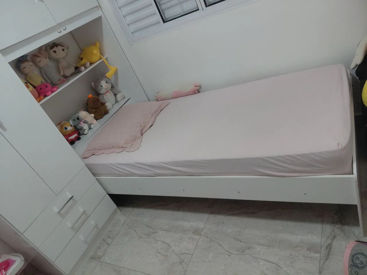 Guarda roupa com cabeceira e baú  - Foto 3