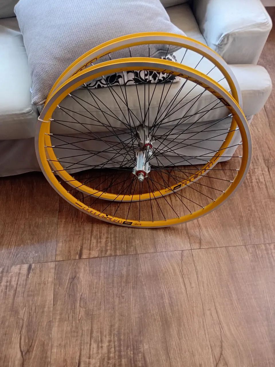 Vendo roda de bicicleta 