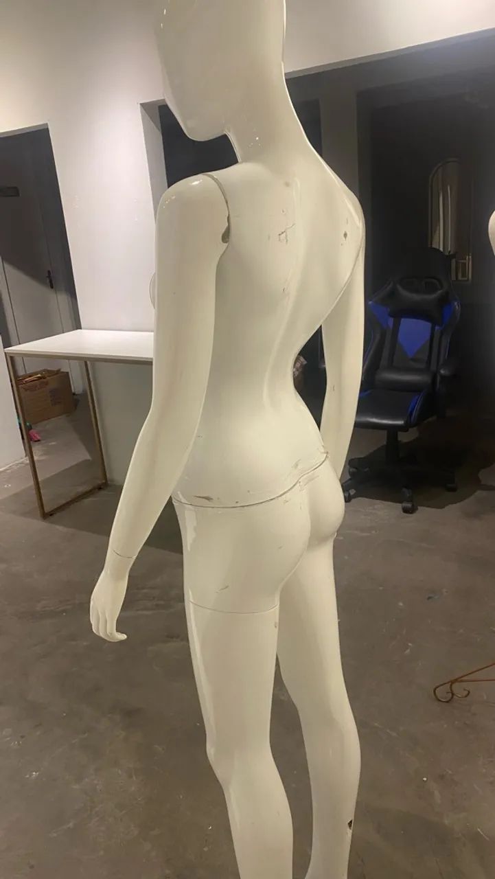 Manequim feminino de fibra  - Foto 2