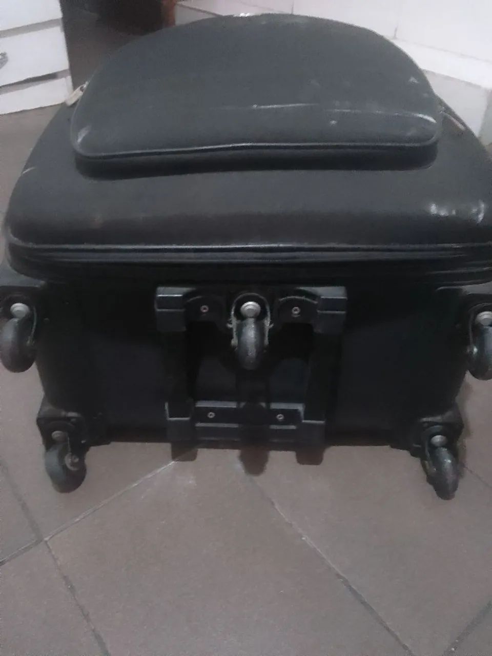 Vendo mala de viagem grande sem nova