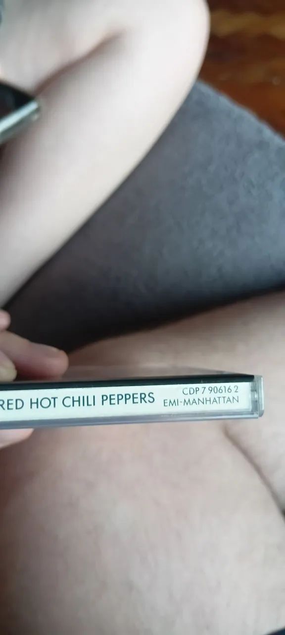 Red Hot Chili Peppers Álbum Debut (CD Importado, Primeira Edição) - Foto 6