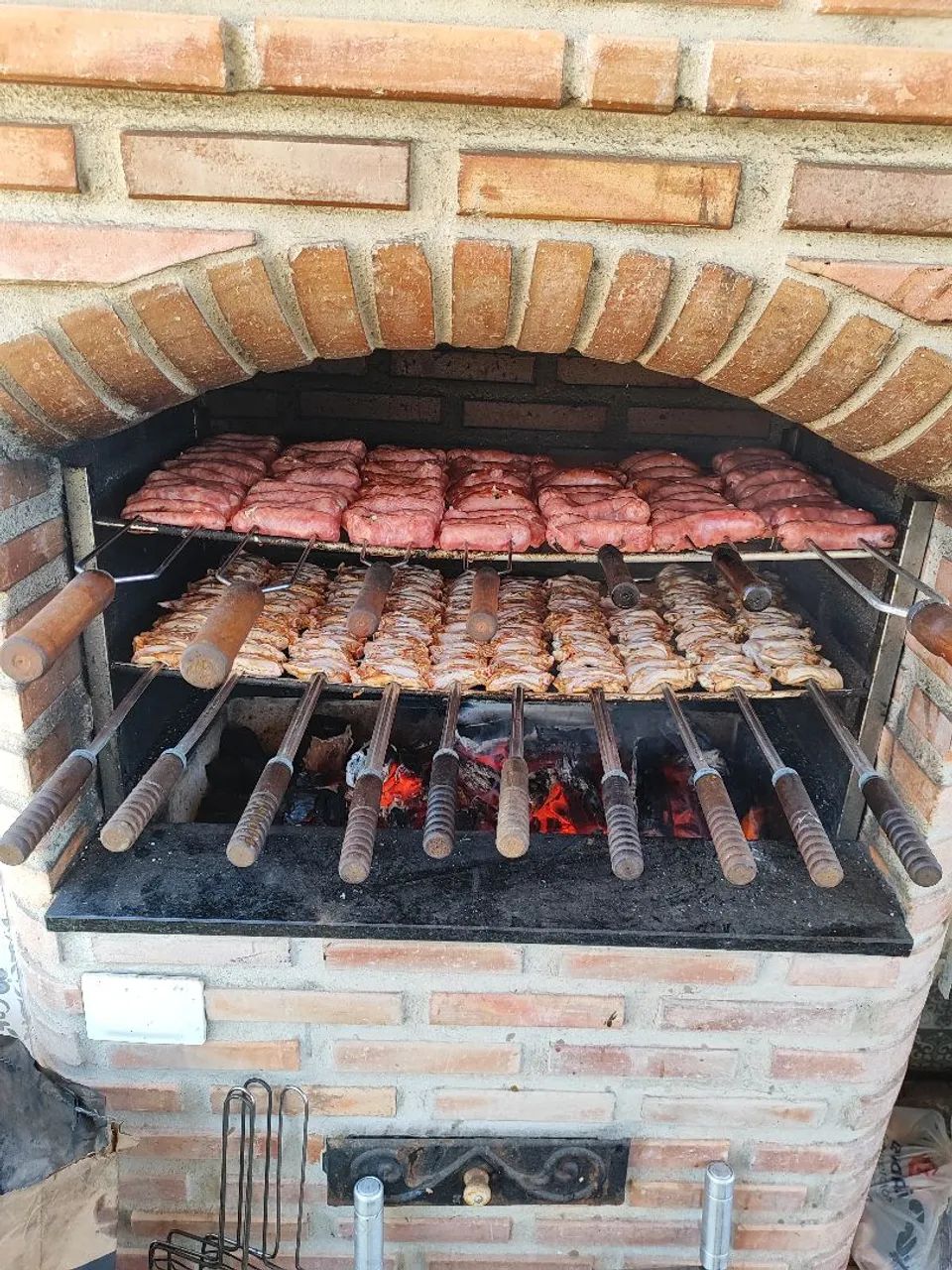 Churrasqueiro pra todos eventos 