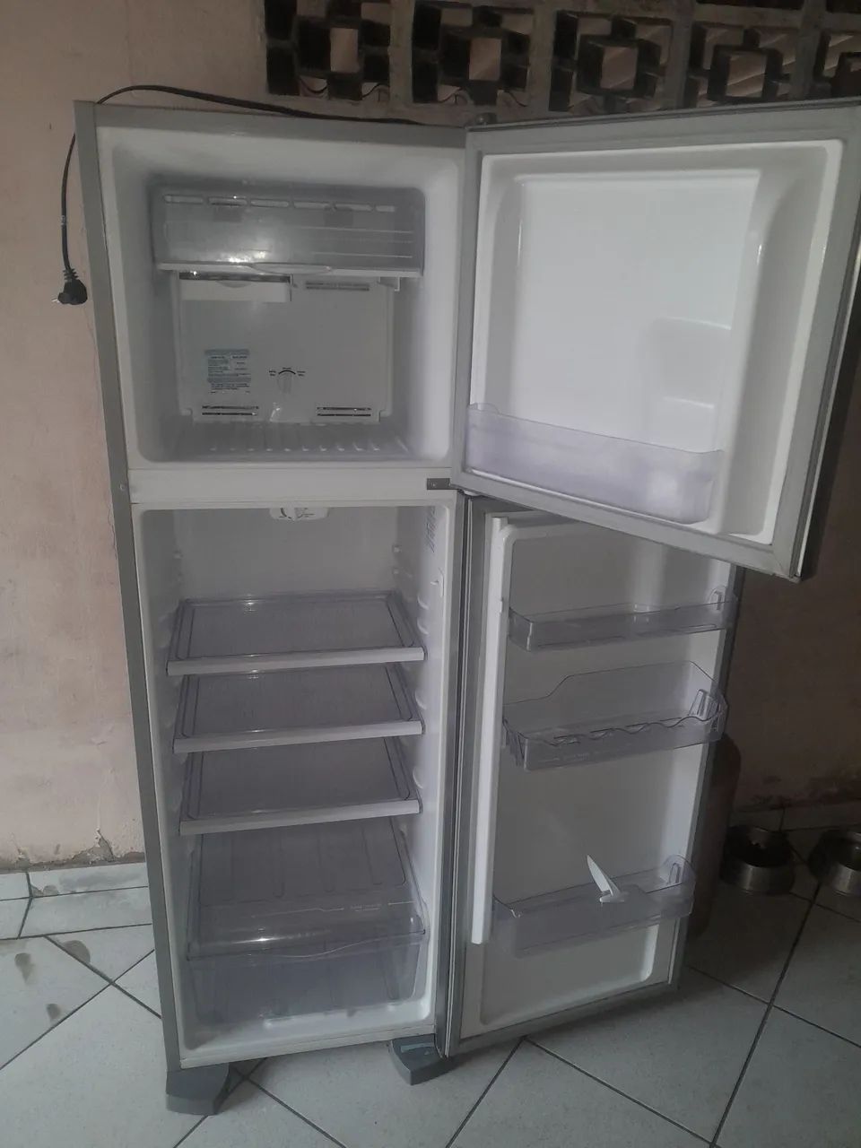 Geladeira Eletrolux487316016039864321