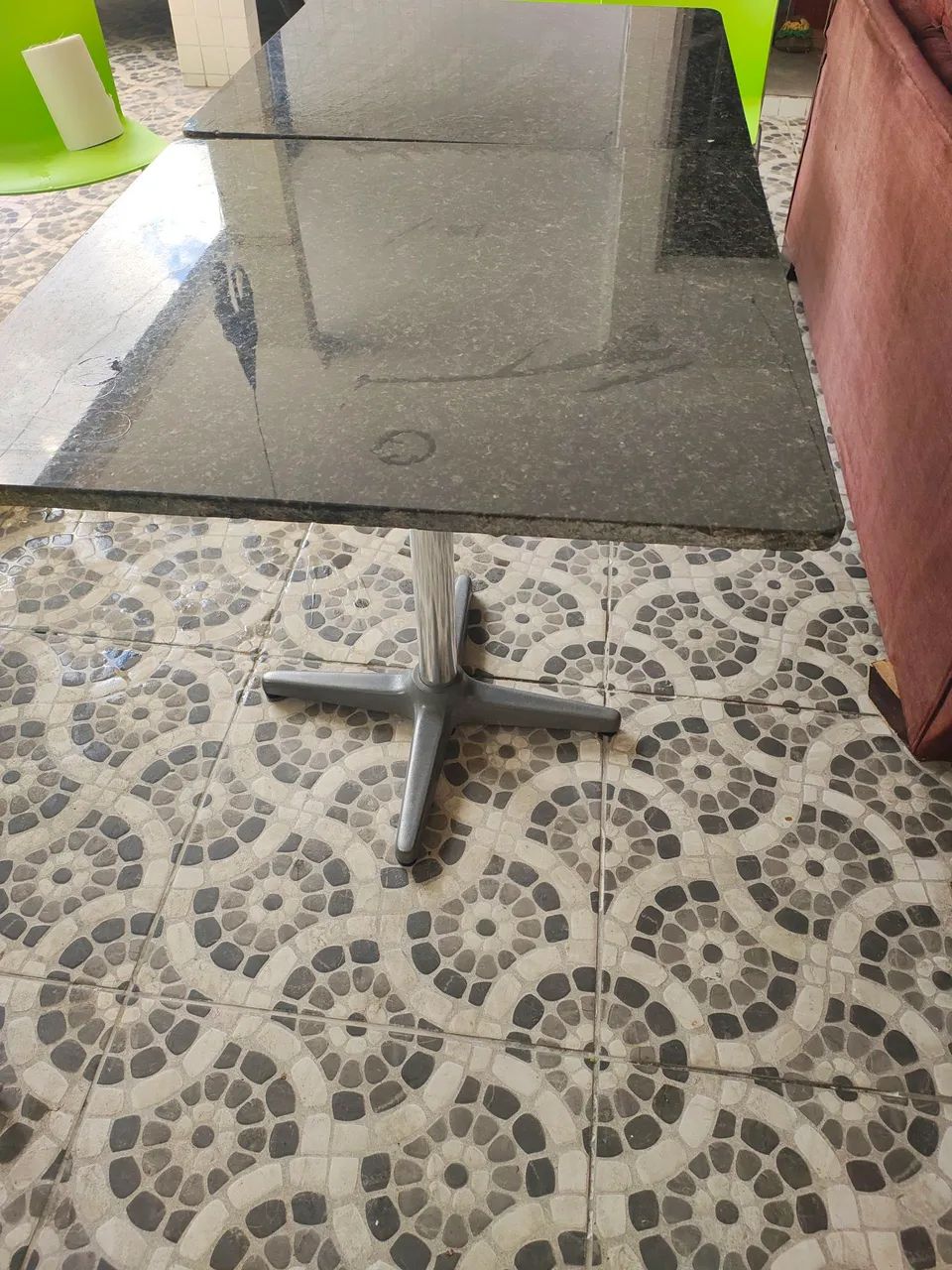 Mesa de mármore pés de alumínio 